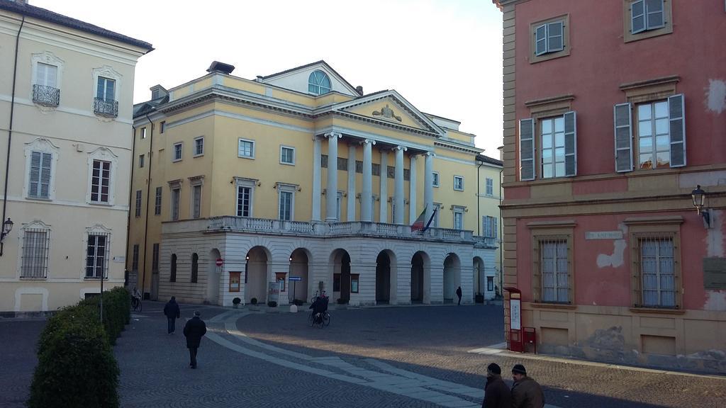 Residenza Teatro Пьяченца Экстерьер фото